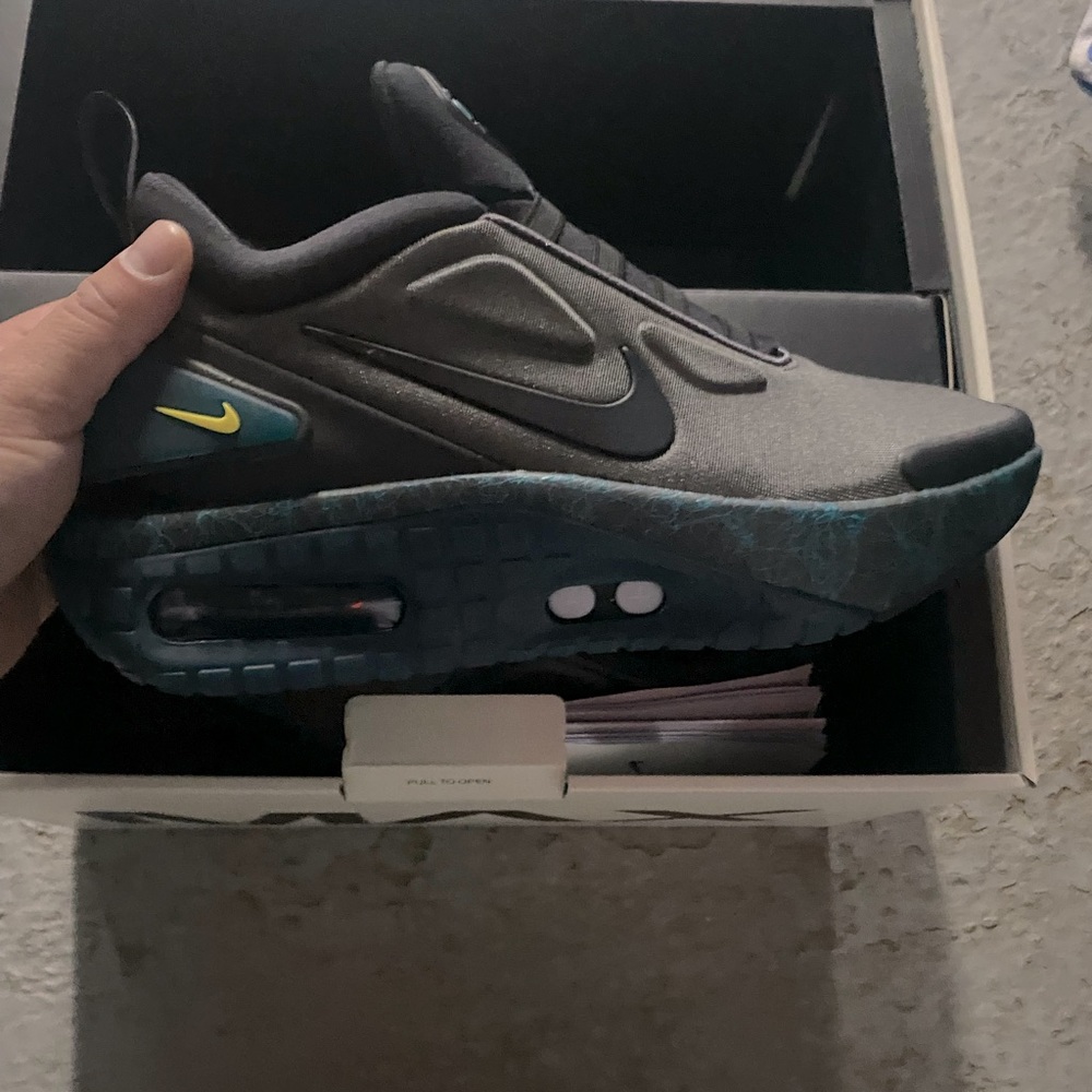 Nike Adapt Max sneakers . Never worn size 10